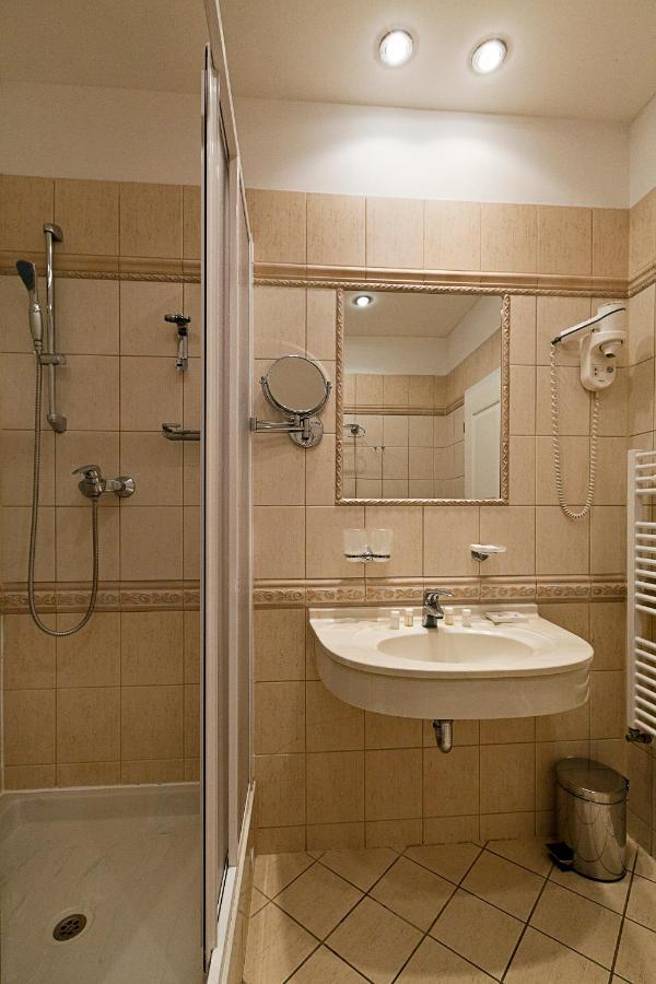 Spa Hotel Cajkovskij Карлови Вари Екстериор снимка